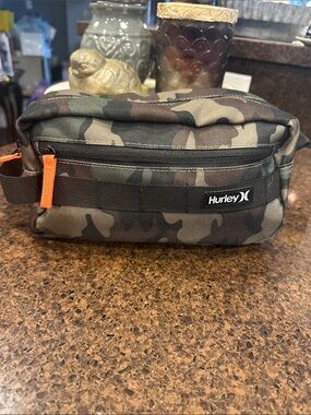 Hurley Camouflage Toiletry Bag with Orange Pulls